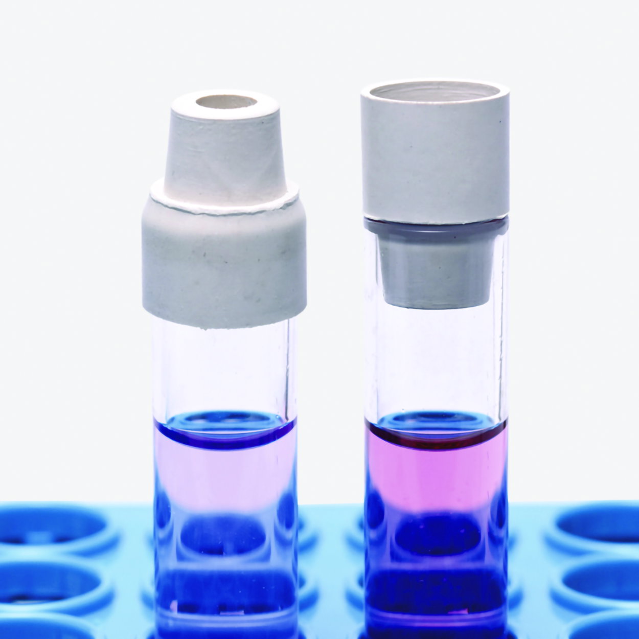 Tappi, in silicone, con flangia ribaltabile