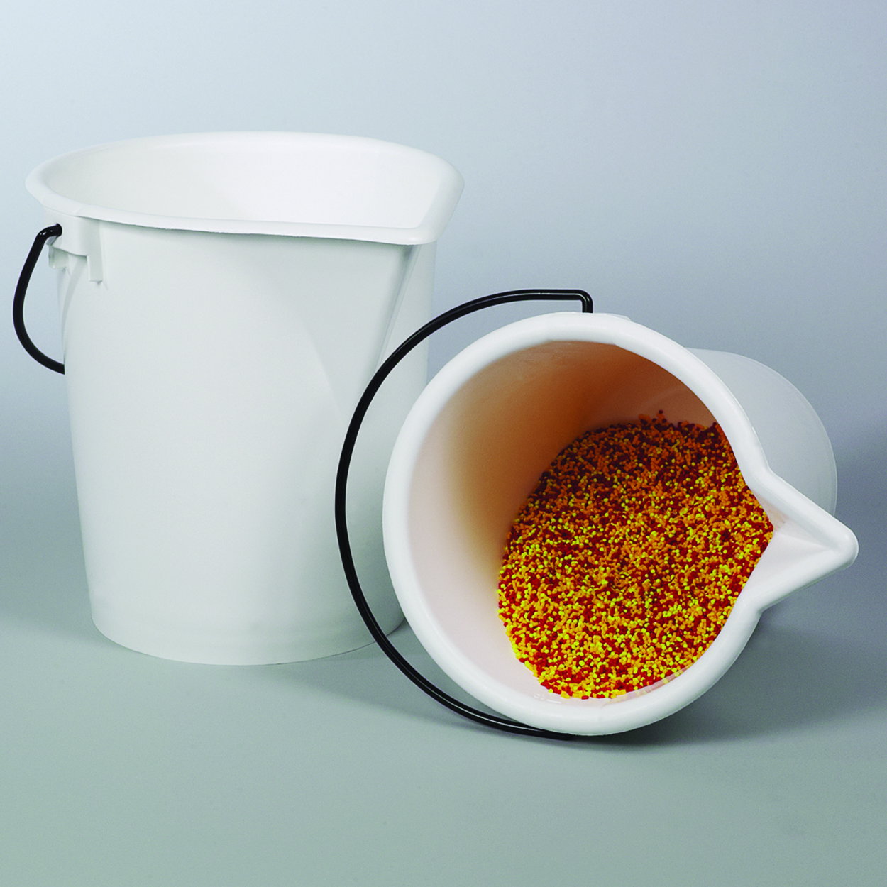 Laboratory bucket, PE, white