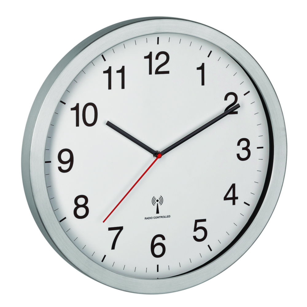 Analogue XL radio-controlled wall clock
