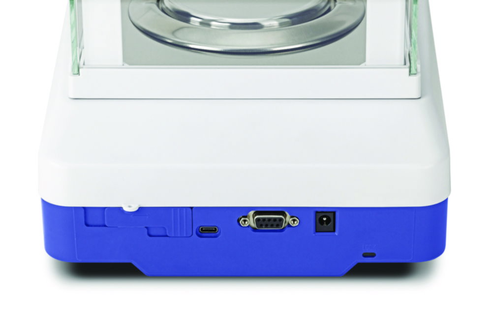 Analytical balance ADT