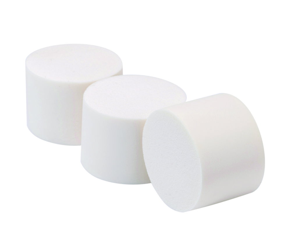 Sponge stoppes for Drosophila bottles